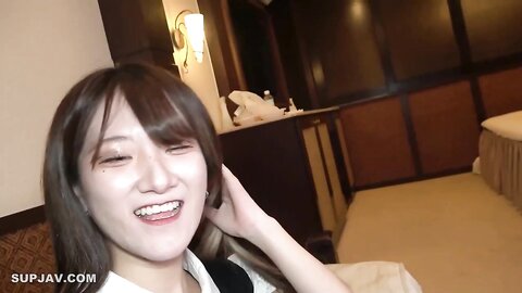 FC2PPV-3879805・【無】 エッチなことが大好き！ドスケベでスレンダー美脚なピアノの先生とのハメ撮り！おじさんの精子を二回もごっくんした後はベッドでガッツリ中出