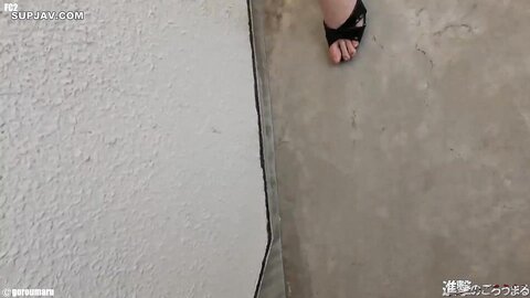 FC2PPV-3132371・【個撮82】完全顔出し21歳のパイパンレースクイーン⑤ 昼間の団地露出と中出しからお掃除フェラ