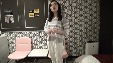 FC2-PPV-870826 完全顔出し中出し!!二十歳になった記念におっさん中出しハメ撮りしちゃいました♪※