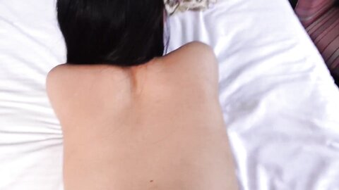 FC2PPV-3014339 味わった事のない快楽を与え絶叫で喘ぎ身悶え潮を吹く僕の元教え子に2回中出し！！こんなに服従する淫乱と知っていたら高◯時代に交わっとくべきだっ