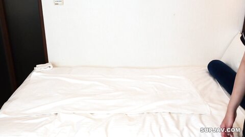 FC2PPV-4502129・初撮り お触りNGの出張巨乳マッサージ師に勃起チンポを見せつけ、無.理.矢.理にチンコをぶち込みバッコバコに犯しちゃった！