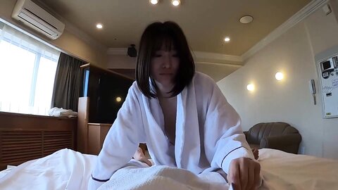 FC2PPV-4482171 B かりんちゃんは経験人数1人＆フォロワー数10万人超え！