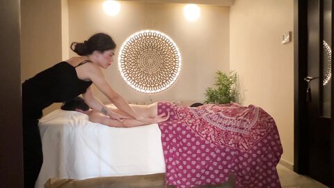 Balinese Massage With Hot Oil