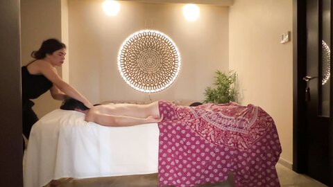 Balinese Massage With Hot Oil