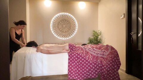 Balinese Massage With Hot Oil