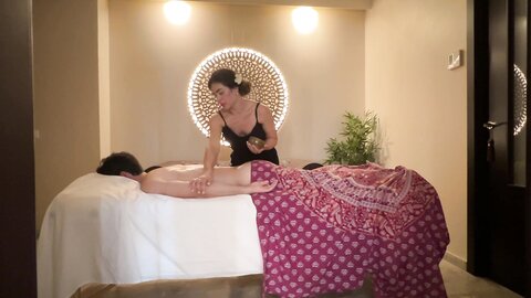 Balinese Massage With Hot Oil