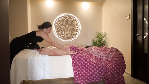 Balinese Massage With Hot Oil