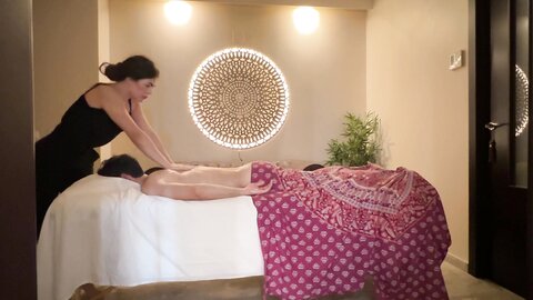 Balinese Massage With Hot Oil