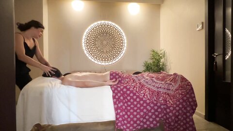 Balinese Massage With Hot Oil