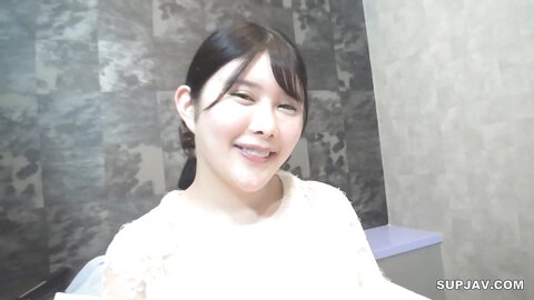 FC2PPV-3194020・【初撮り　バスト９０センチの超平凡な主婦のハメ撮り作品　けど意外にエロい素人人妻に生中出し】「これと言って取柄もないけどAV出てもいいですか