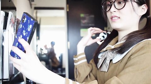 FC2PPV-1401549   圧倒的美少女 美しすぎる現役JD由香 透き通る白い肌と薄ピンクな発育途中な幼◉体型 時折見せるあどけない笑顔と戸惑いの昼間の情事.