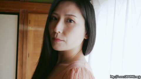 Graphis Gals – Yuna Shina 椎名ゆな Sultry Woman Clip 1