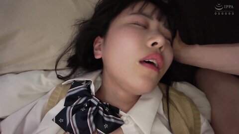 REAL-900 [Uncensored] Coma - Strong - 3 Naive People, All Nakadashi