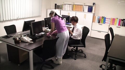 I Fuck The Cleaning Lady Stranger Blowjob Porn