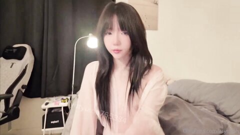 ⚫️【2025新流无水印】，女神级，纯欲高潮脸混血福利姬【Aryminh】露脸性爱，口活技术一流，小母狗属性拉满