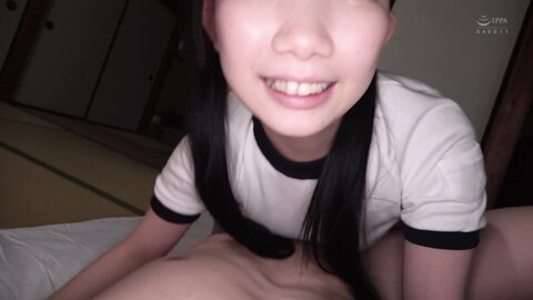 APAK-302 Nakadashi Immaculate 146cm Slender Bimbo Nipple Hinano Has A Small Body! She Reaches The Uterus...