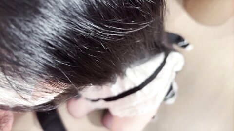 媛交19岁的黑丝女仆外围❤️萌崽儿 粉红的小嘴把肉棒吸的超硬深喉~啊~被操的好爽~还帮忙挑逗乳头