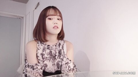 4670485 [Until today 7980pt→980pt]****zynxzjo* Transparent, white, slender 18 year old. She wants to support the person she loves so she fucks her uncle [No Nakadashi].