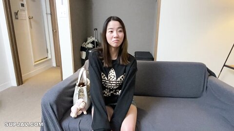 4676142 Petite 19-year-old married woman who looks like Yuu Ao and likes to suck cock Self-irrumming****zynxzjo* teases the back of her throat and sucks it again even with tears in her eyes.