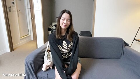 4676142 Petite 19-year-old married woman who looks like Yuu Ao and likes to suck cock Self-irrumming****zynxzjo* teases the back of her throat and sucks it again even with tears in her eyes.