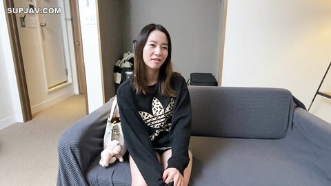 4676142 Petite 19-year-old married woman who looks like Yuu Ao and likes to suck cock Self-irrumming****zynxzjo* teases the back of her throat and sucks it again even with tears in her eyes.