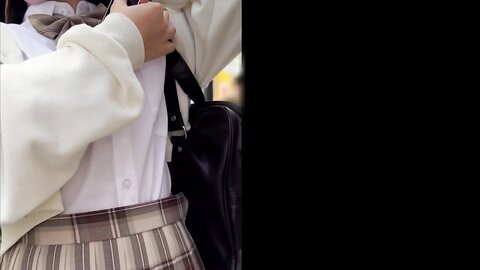 4678049 [The pride of Japan`s "Idol of 2025"" - three consecutive raw Nakadashi without a rubber for 18-year-old beauties of the highest class. Original realistic individual filming for the first time. Limite