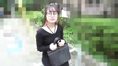 Enjoying The Shaved Pussy Of A Girl With Plain Eyes And Glasses  Mizuki Shindo