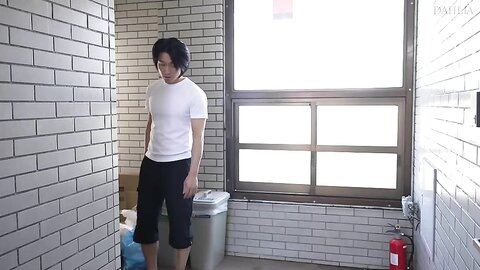 Ono Yuko  The Busty Wife Next Door Came To Borrow The Bath From Me  Pt 1