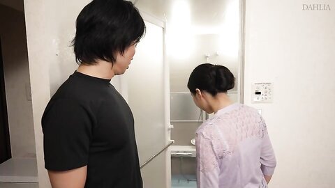 Ono Yuko  The Busty Wife Next Door Came To Borrow The Bath From Me  Pt 1