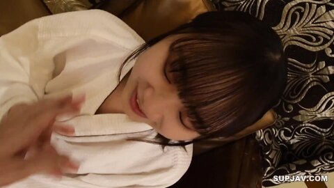 FC2PPV-4520702・【神乳】 【顔出し】キュートなお顔de爆•裂•神•乳！！ハズレなんて言わせない凄まじいプロポーション！！そんな彼女のキツキツ薄毛未処理マンコ