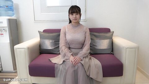 FC2PPV-4569259・【初撮り／２発射】 童顔でカワイイ顔の１８歳Ｇカップカフェ店員。 ふわふわで包み込まれる色白ボディ。キツくて締りの良いマンコに中出し。