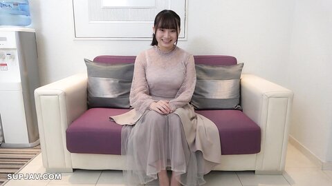 FC2PPV-4569259・【初撮り／２発射】 童顔でカワイイ顔の１８歳Ｇカップカフェ店員。 ふわふわで包み込まれる色白ボディ。キツくて締りの良いマンコに中出し。