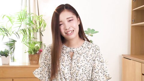 Debut Vol 95 A Surprisingly Sexy Petite Girl Who Tickles Your Sadistic Side  Nanami Hashimoto