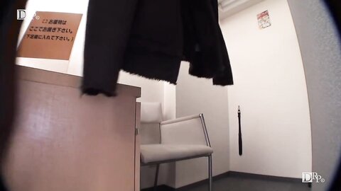 Having Sex With An Apparel Salesperson In The Fitting Room  Anna Kirishima