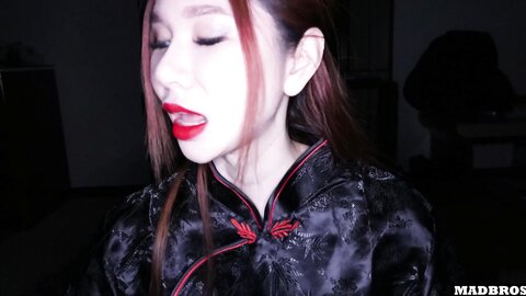 Une Asiatique Aux Gros Seins Nous Invite Encore Pour Se Faire Pilloner