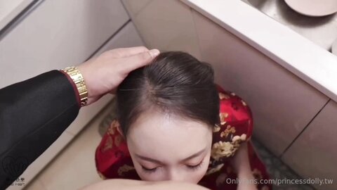 【葵心娱乐】Swag著名知名网黄、国产人气高颜值Av女优「娃娃」「翁雨澄」《龙淫新春》年夜饭那天小叔龙精探了刚进门的嫂洞