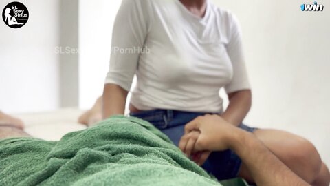 ස්පා කෑල්ලඅනේ සර් ආයේම කරන්නකෝ මට Sri Lankan Spa Slut Fuck With Her C