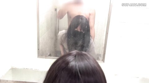 4688557 *[Non censuré]****zynxzjo* [Tournage individuel] Le désir de la présidente perverse ne s`est pas encore arrêté. Elle l`emmène hors du bureau à l`air libre, puis elle le baise dans des toilettes publiq