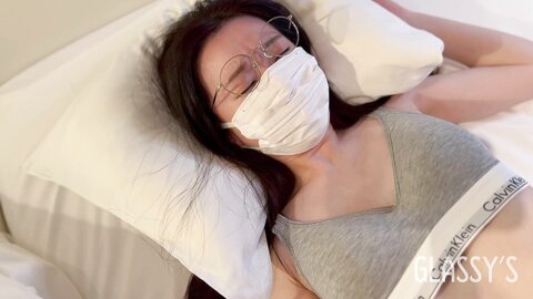 4691059 #20 Trop mignon Japon**p**zsnsoqz ese avec des lunettes et des giclées massives sexe brut