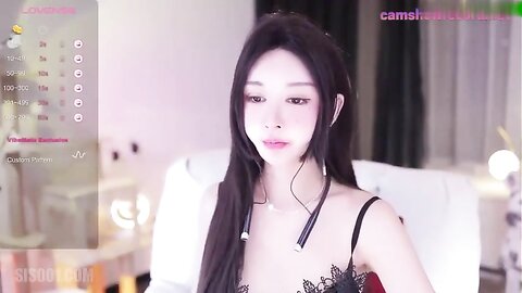 【Stripchat】长得像Angelababy的高颜女神「Jaypope」超惊艳白富美艳舞，屄里插着跳蛋，一边深喉假鸡巴