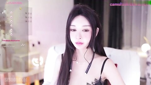 【Stripchat】长得像Angelababy的高颜女神「Jaypope」超惊艳白富美艳舞，屄里插着跳蛋，一边深喉假鸡巴