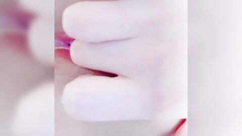 Skinny Asian Girl Fuck Herself At Home 用手让自己高潮喷水