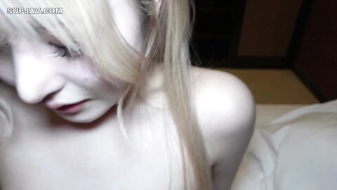 4699320 [nothing]****zynxzjo* Super cute fair-skinned white gal! She`s too cute and innocent with her smile when she smiles! The bonus high-definition video!