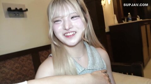 4699320 [nothing]****zynxzjo* Super cute fair-skinned white gal! She`s too cute and innocent with her smile when she smiles! The bonus high-definition video!