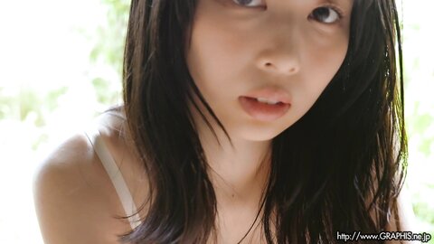 Graphis Gals – Ami Tokita 時田亜美 Naivety Clip 1