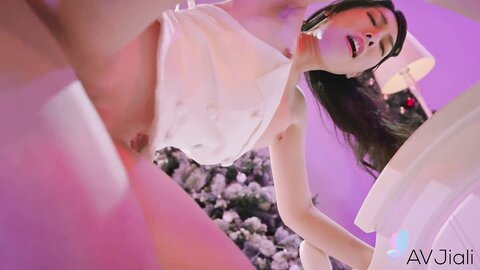 Chinese With Big Tits Jiaxin Her Wet Shaved Pussy Ready For Sex