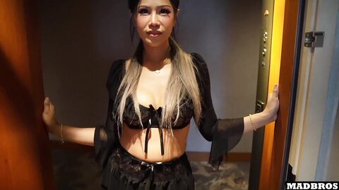 Une Salope Singapourienne En Chaleur Annule Rdv Pour Bien Se Faire Bais