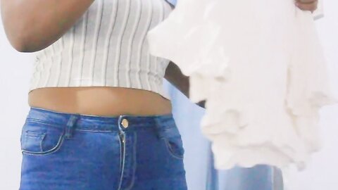 Sharing A Bed පුන්චිගෙ දුවට දුන්න නත්තල් තැග්ග