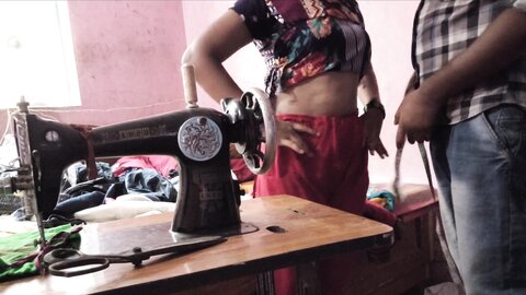Kapada Silane Gai Ladaki Ko Darji Ne Acche Se Chod Diya
