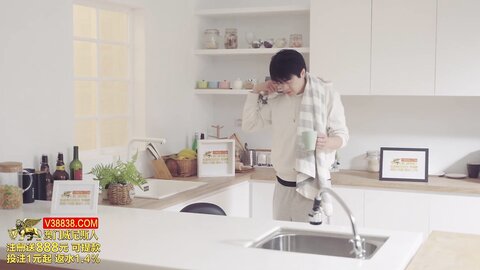 xsjbw011高中生趁家里没人偷叫妹子